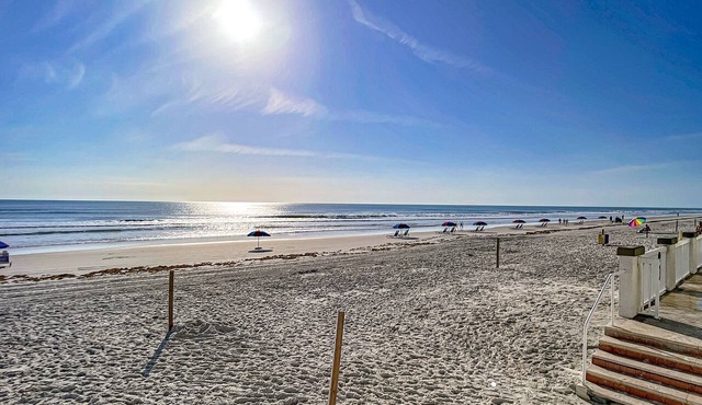 Beachfront Studio - Sleeps 4