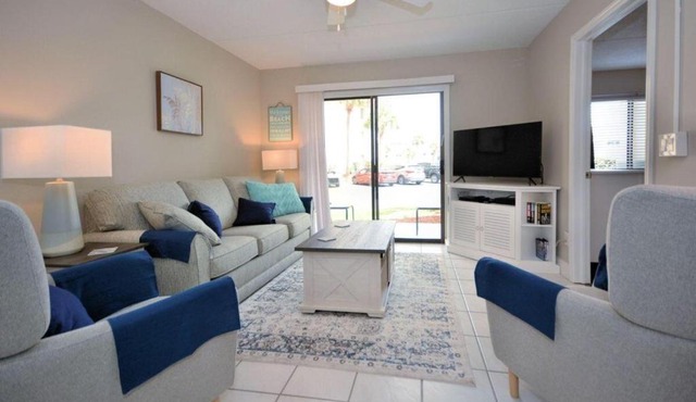 Beachside Bliss-Courtyard Villa-Beachside condo