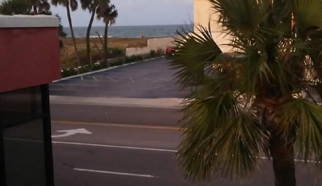 Beachside Oceanview 2 Bed Condo Unit Charming Pet Friendly