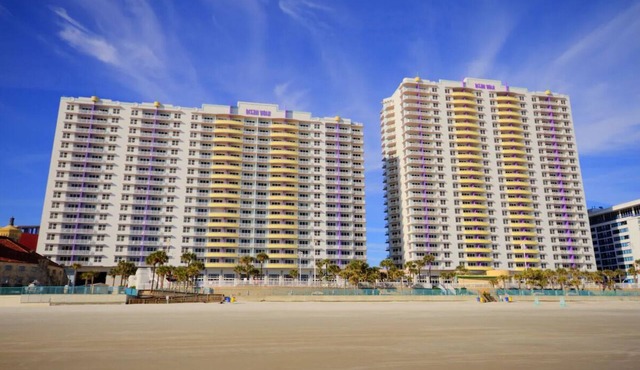 Beautiful 3BD/3Bath suite in Daytona - Beach, Pools, Lazy River, Bar, Slides
