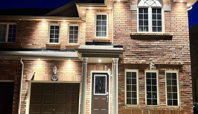 Beautiful and Spacious ~ 5 BR, 3.5 WR ~ Brampton