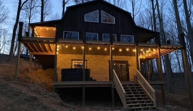 Beautiful Cabin on 20 Acres in Hocking Hills - Early Bird Discounts!