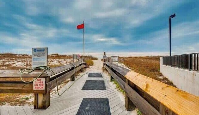 Beautiful direct Gulf view & beach front condo.