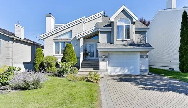 Beautiful & large 4 bed house, 20mn from Montreal