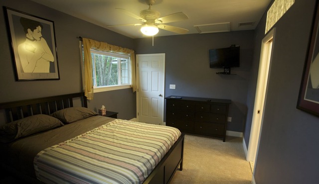 Beautiful newly refurbished 3/2 with new everything! Hilltop view!!