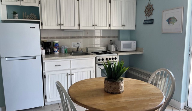 Beautiful Oceanview with Queen size bed unit 317