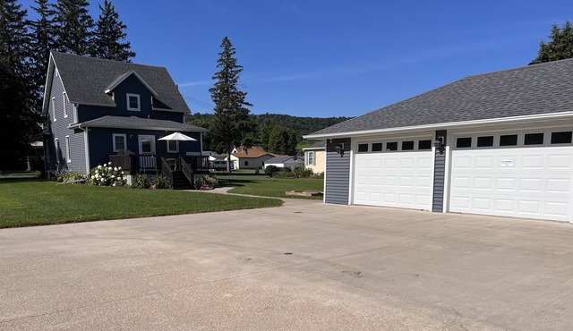 Beautiful, peaceful and cozy 3 bedroom home in Coon Valley near LaCrosse, Westby