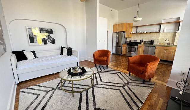 Best 2bdr loft on Lively Mass Street - Downtown