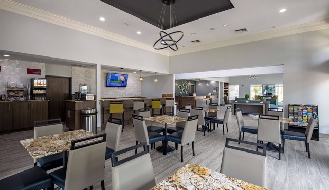 Best Western Plus Vermilion River Inn & Suites
