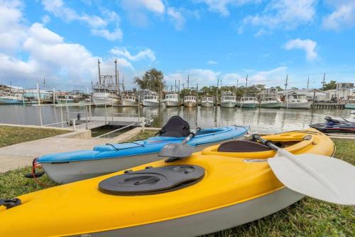 Bimini Breeze Retreat-Direct Gulf Access, Dock, Arcade Games, Fire Pit