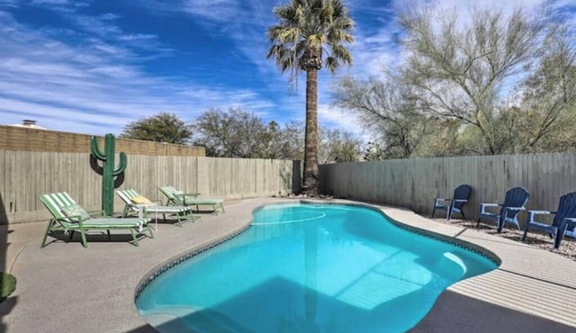 Boho-off-Broadway, fun and chic family home!