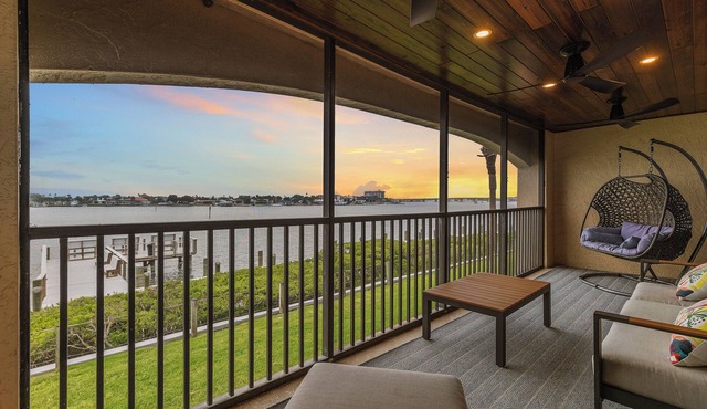 🚲 Bouchelle Island 202 | Intracoastal Views | Screened Porch & Beach Cruisers
