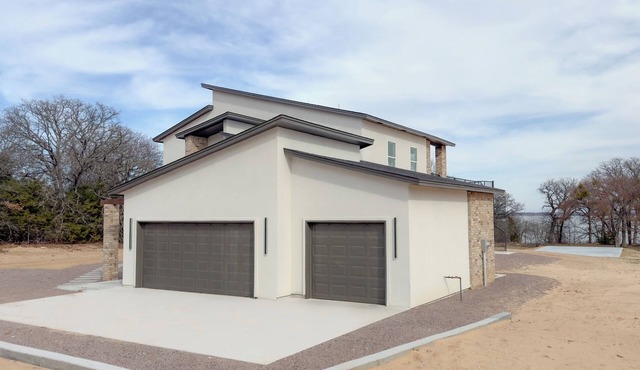 Brand new Beachside Alcove w/all amenities, private pickleball court &game room