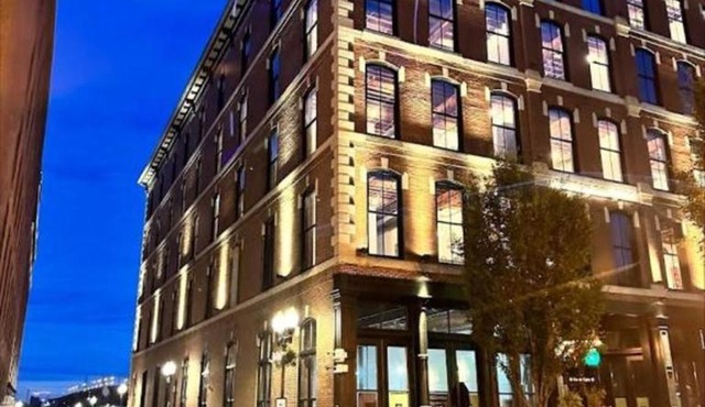 Brick & Bed Riverfront Lofts, G 201