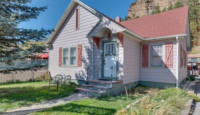 Bullock Cottage at First Deadwood Cottages