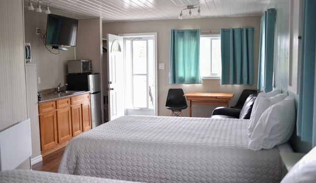 Jackfish Lake Cottages Motel