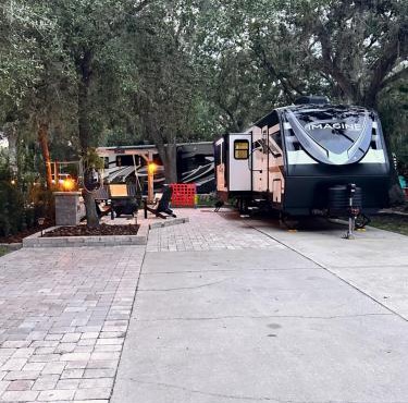 Camper RV in River Ranch