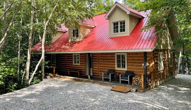 Canada House Retreat - Beautiful Lakefront Oasis