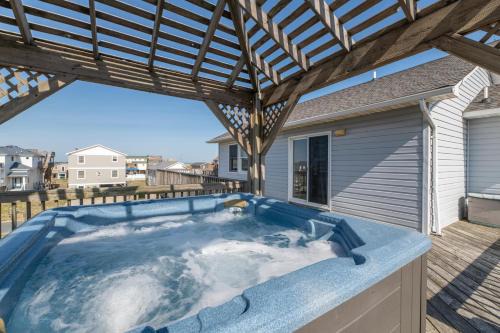 Carolina Kai, Kitty Hawk MP 3, 275 Yds to Beach, Ocean View, Pool, Hot Tub, Flex Stays in Kitty Hawk