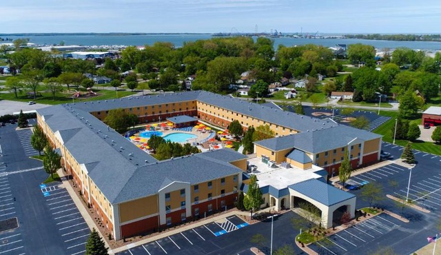 Cedar Point's Express Hotel