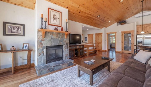 Central Truckee Ski Lease!