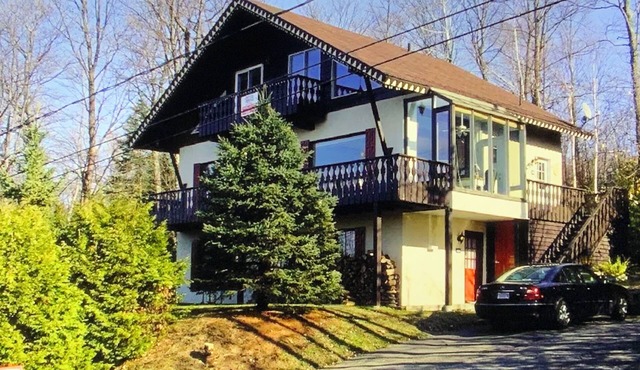 Chalet Laurentides. Ski in/Ski out