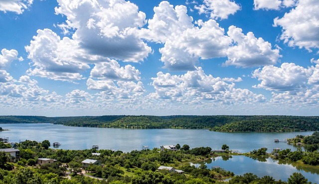 Chaparral Cabin : A modern stay at Starlight PK Ranch on Possum Kingdom Lake