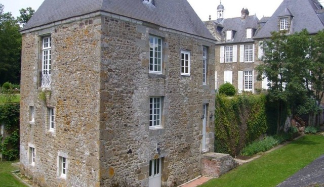 Chaplain's House: Charm in Swiss Normandy, Pets Allowed