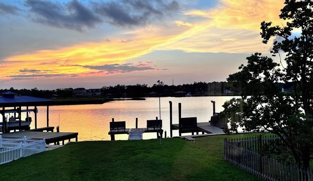 Charming 2 bedroom 2 bath waterfront property located minutes from the beach.