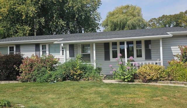 Charming 2-bedroom house with AC, WiFi in delightful Eldorado