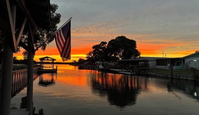 Charming 3-bedroom house with Private Boat Dock in Merritt Island, FL.