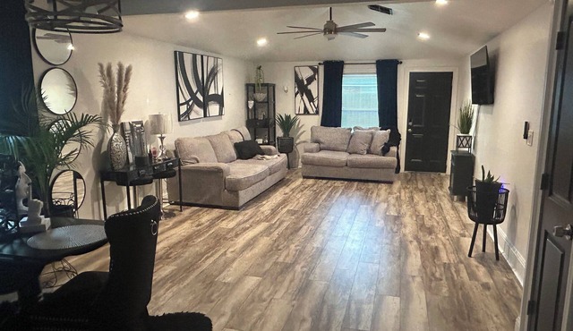 Charming 3-bedroom house with AC, WiFi in adorable LaPlace