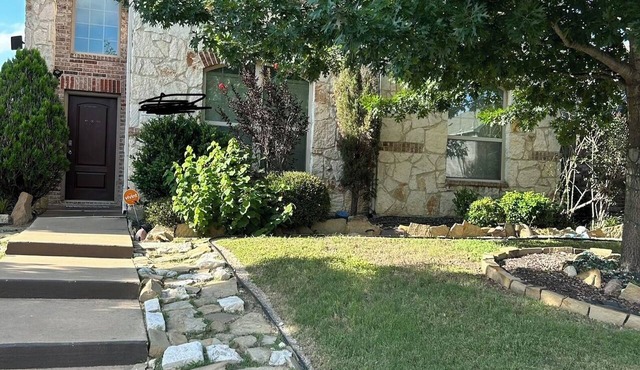 Charming 3-bedroom house with AC in serene Aubrey