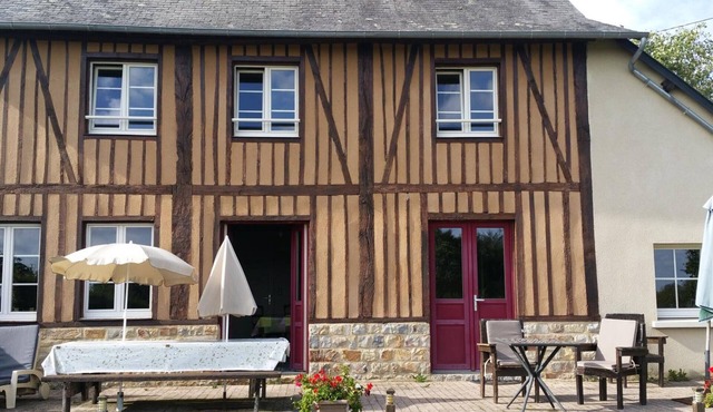 Charming authentic Norman house with fireplace and pets allowed