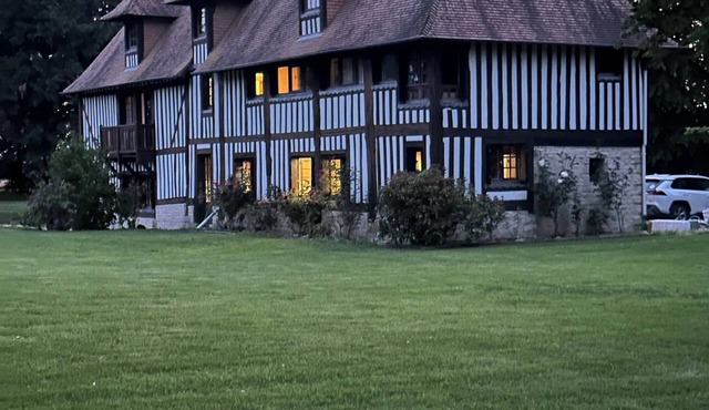 Charming House in Normandy Large private park—absolute tranquility 8 people