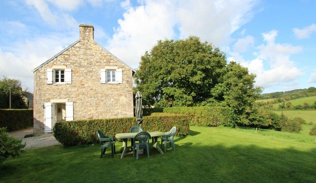 Charming house with fireplace, garden, pets allowed