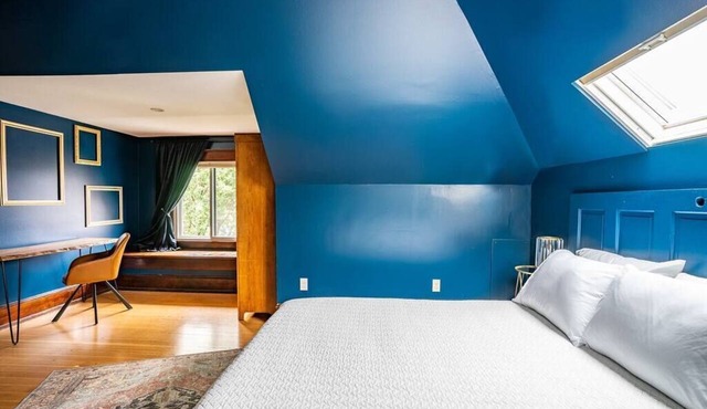 Charming Room in Historic BnB - Rm6