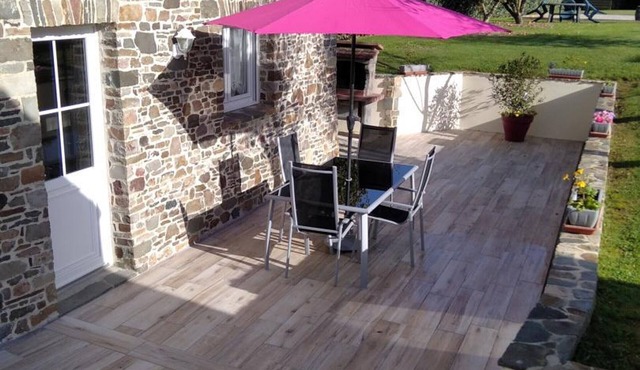 Charming stone house with enclosed garden in Cotentin