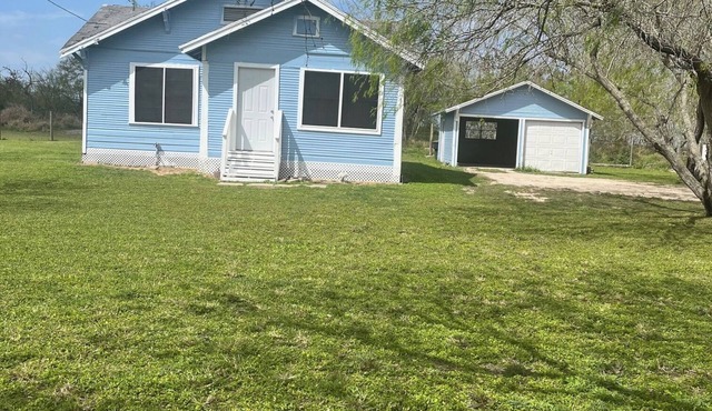 Charming, spacious, 2-bedroom house with WiFi, AC in enjoyable Rio Hondo.
