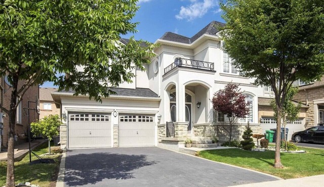 Chic & Private One-Bedroom Unit in Brampton