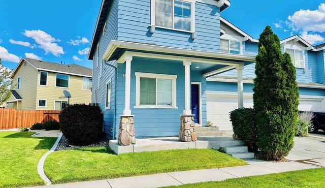 Chic Sky Haven |4Bedrooms|Sleeps13