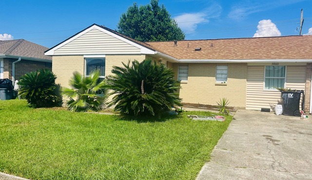 Clean 2BR House w/Arcade machine close to Airport!
