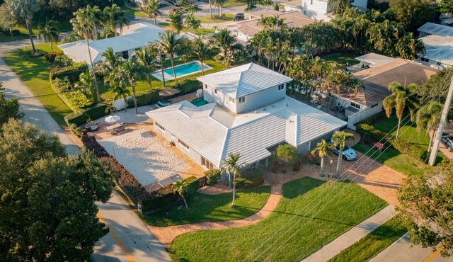Click-for-FUN: -Beach Volleyball -Pop-a-Shot -Pool Table -BocceBall -Foosball+