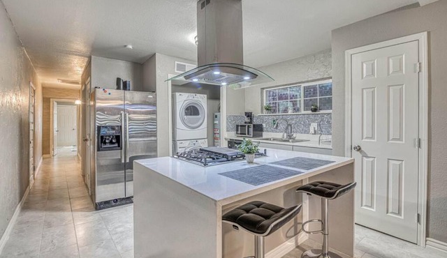 Close to All, Restfull, Cozy Duplex B in Downtown, UTEP, Hospitals