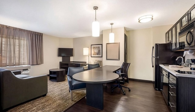 Comfort and Convenience! 2 Comfortable Units, Full Kitchen, Pets Allowed Here!