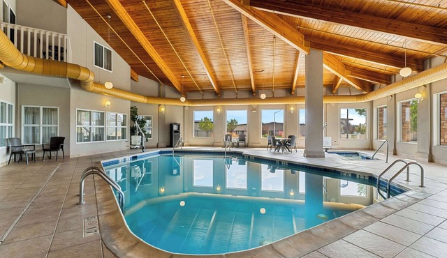 Comfort Inn & Suites Near University of Wyoming