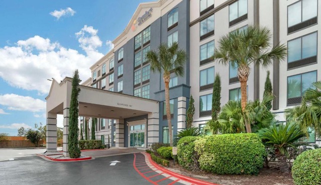Comfort Inn & Suites New Orleans Airport North