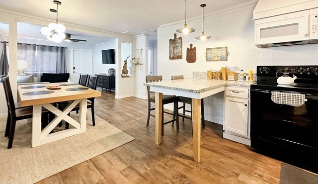 Comfortable 2BR 4 mins from OCU — guests book it again #19A