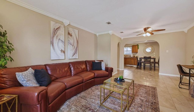 Comfortable 3BR Home with Backyard for BBQs