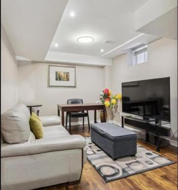 Comfortable & Cozy 2BR Hideaway Basement Appartment